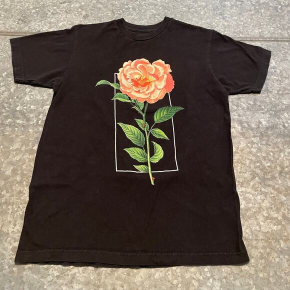 Shawn Mendes The Tour 2019 Flower Concert Shirt Medium Band Tee Festival Music - Picture 1 of 8